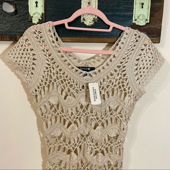 2/$25 Forever 21 Short Sleeve Nude Crochet Tunic Size Small - Picture 12 of 15